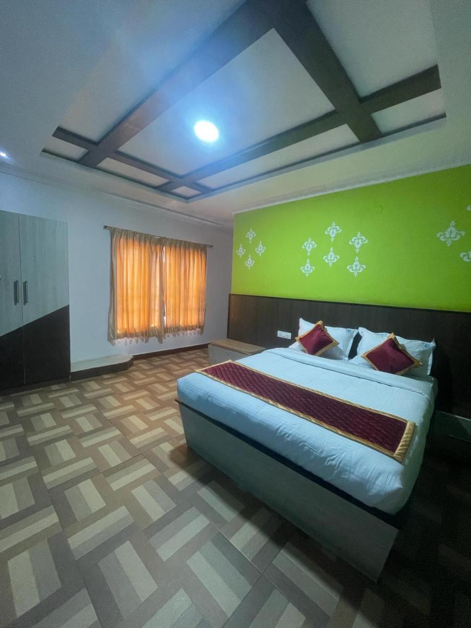 Ooty Vpr Residency Hotel Екстериор снимка