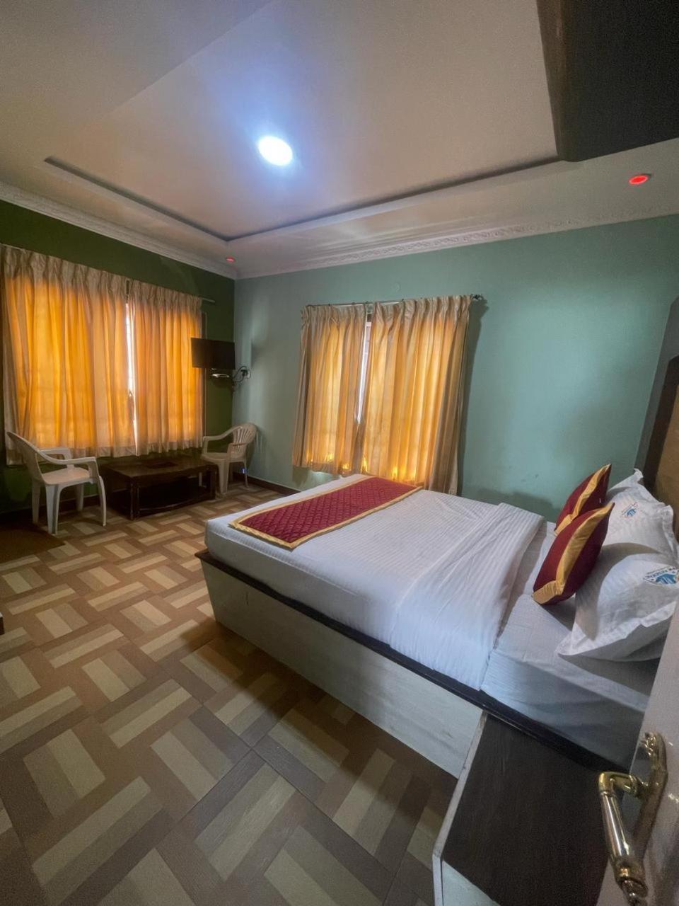 Ooty Vpr Residency Hotel Екстериор снимка